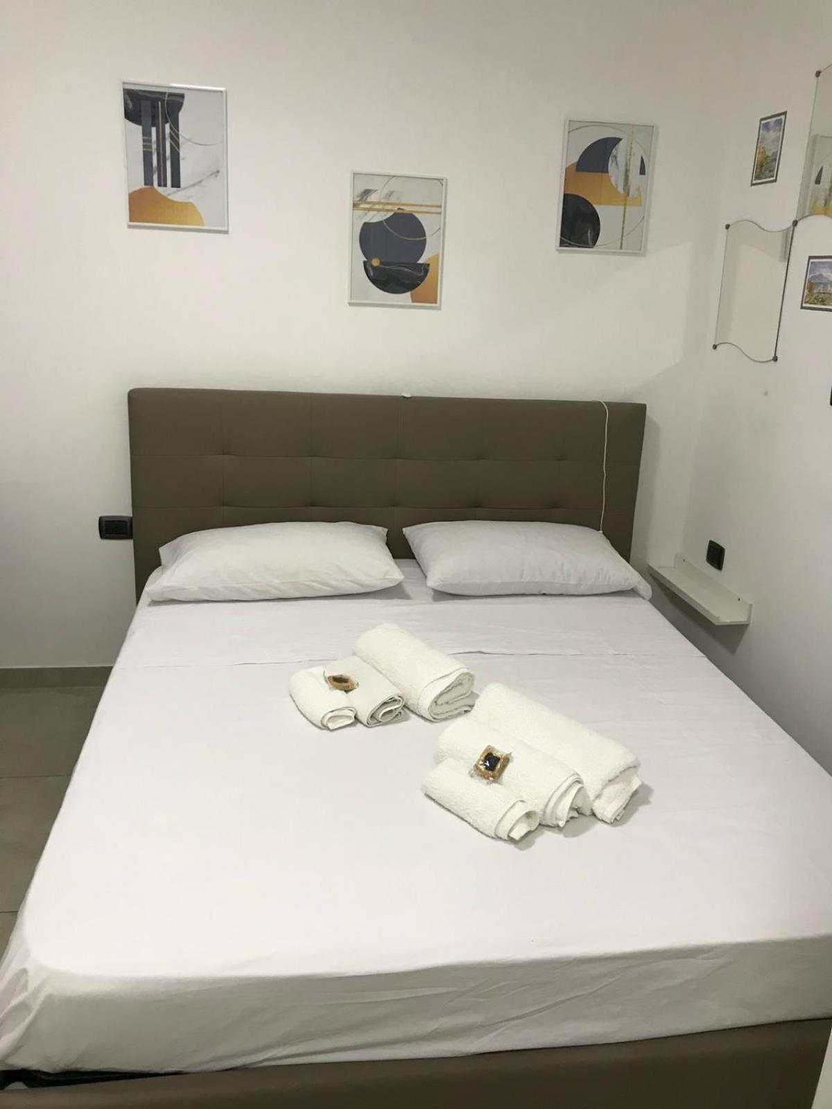 فندق Nadyle House نابولي المظهر الخارجي الصورة
